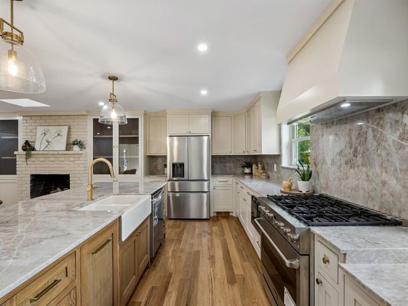 7048  Arboreal Drive , Dallas Texas 75231