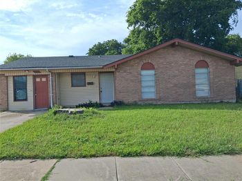 3205  Pacesetter Drive 