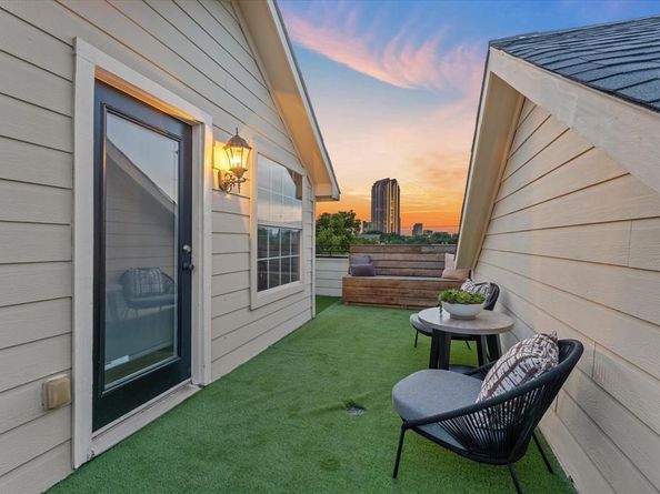 4007  Brownstone Court , Dallas Texas 75204