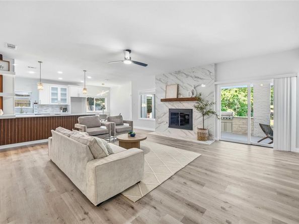 1013  Tanglewood Lane , Arlington Texas 76012