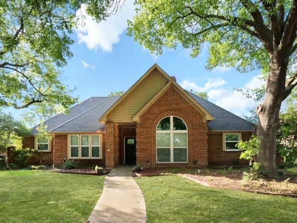 1122  Chimneyrock Trail , Garland Texas 75043