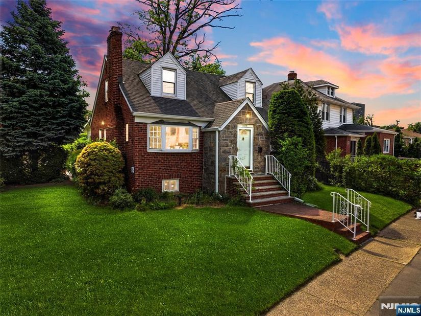 1028 Harvard Place, Fort Lee NJ 07024