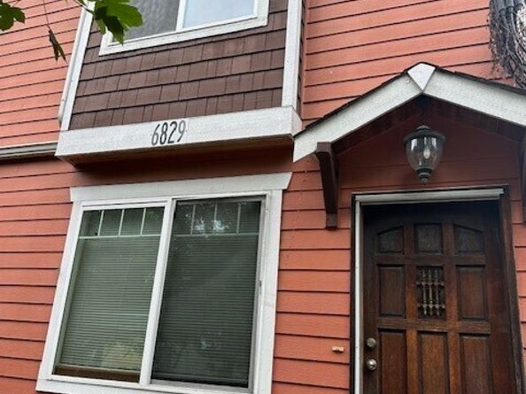 6829 Weedin Place NE, Seattle WA 98115