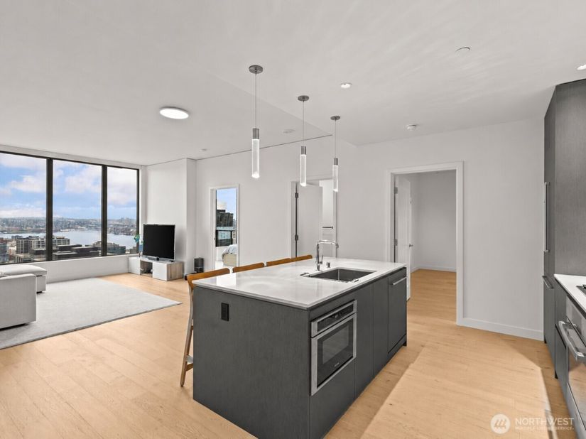 2510 6th Avenue 2410, Seattle WA 98121
