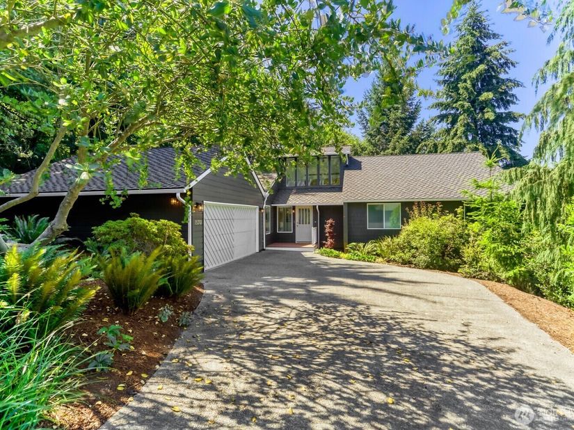 15301 SE 48th Drive, Bellevue WA 98006