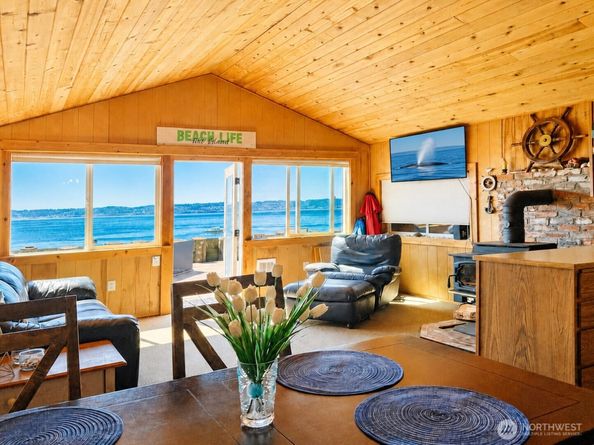 2 S Pilchuck Ave, Hat Island WA 98206