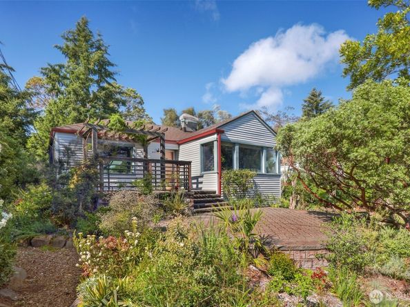 4010 SW 106th Street, Seattle WA 98146