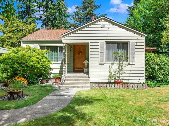 236 SW 131st Street, Burien WA 98146