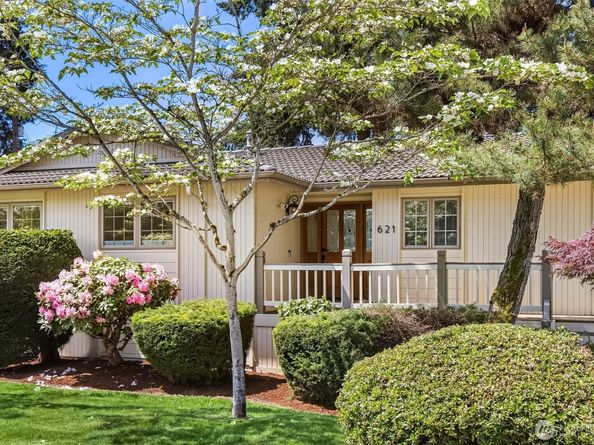 621 128th Avenue SE, Bellevue WA 98005