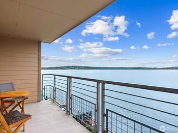 334 Lakeside Avenue S