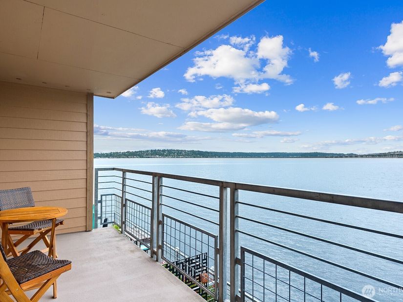 334 Lakeside Avenue S 207, Seattle WA 98144