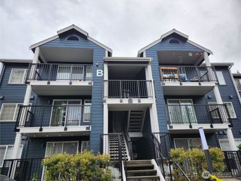 215 100th Street SW