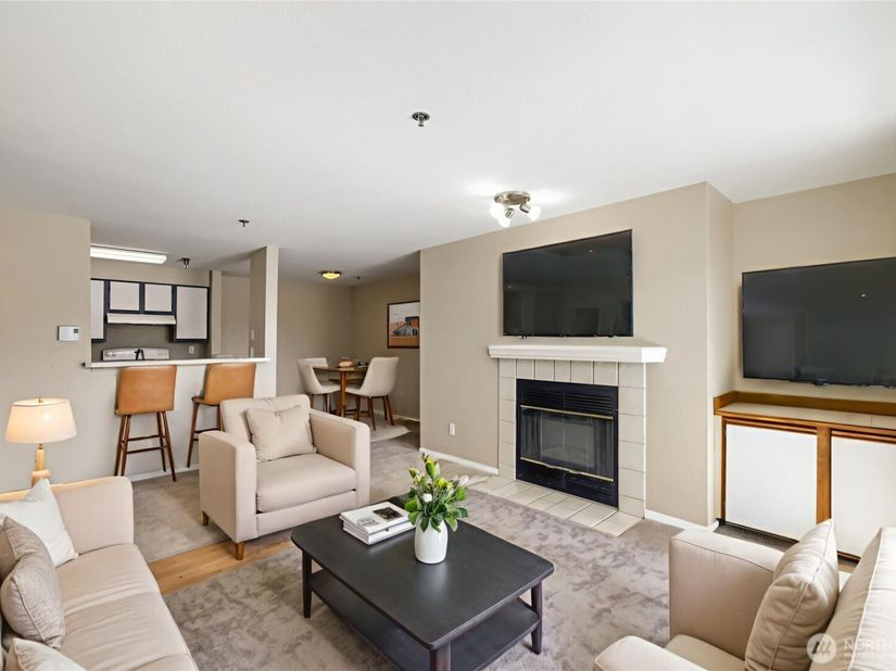 215 100th Street SW B204, Everett WA 98204