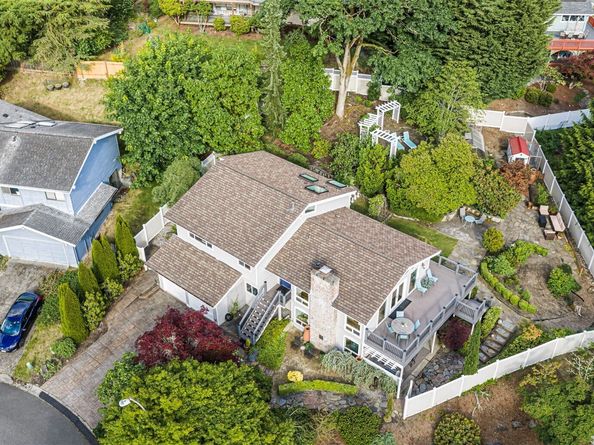 5712 141st Place SE, Bellevue WA 98006