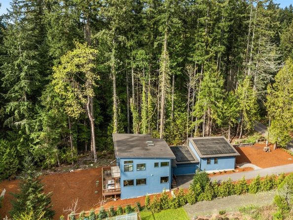 10143 Battle Point Drive NE, Bainbridge Island WA 98110