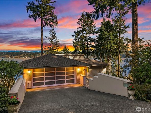 936 170th Place SE, Bellevue WA 98008