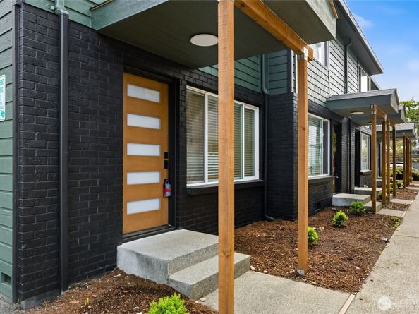 1220 N 137th Street Unit 5, Seattle WA 98133