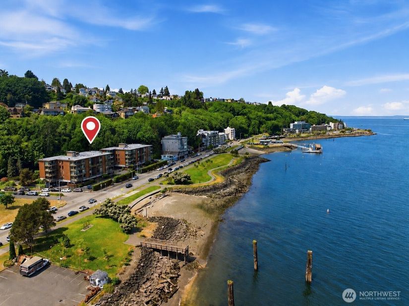 1737 Harbor Avenue S306, Seattle WA 98126