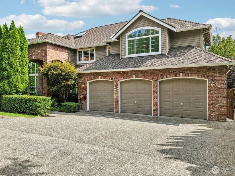 13611 NE 136th Pl, Kirkland WA 98034