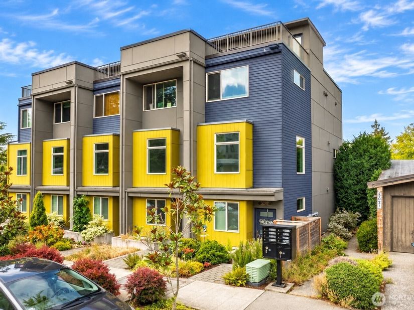 5021 Sand Point Place NE E, Seattle WA 98105