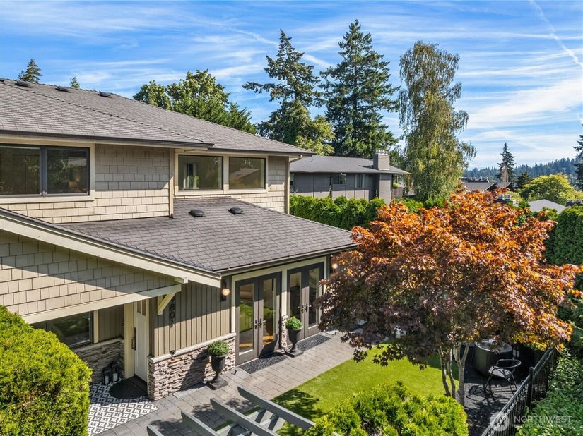 9801 NE 4th Street D, Bellevue WA 98004