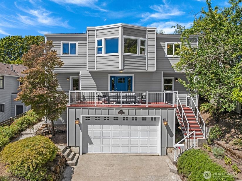 209 32nd Avenue, Seattle WA 98122