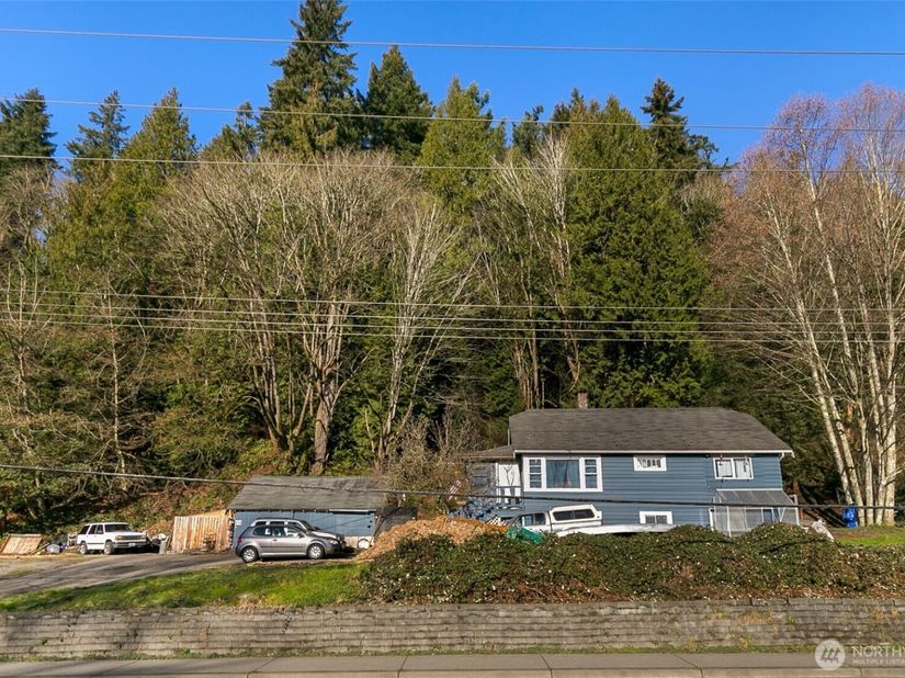 8109 Avondale Way NE, Redmond WA 98052