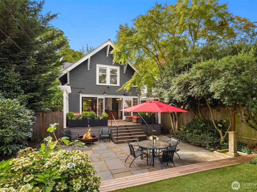 930 20th Avenue E, Seattle WA 98112