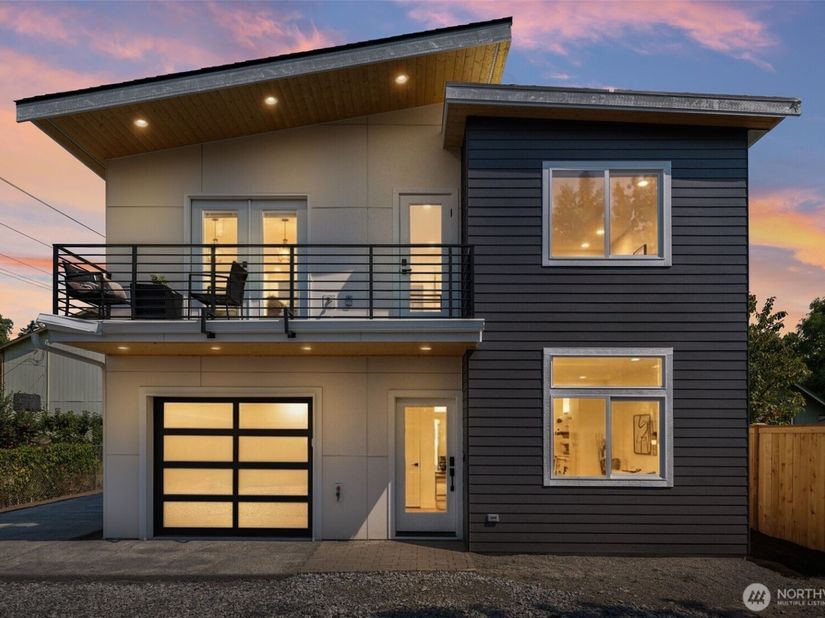 9251 Palatine Avenue N C, Seattle WA 98103