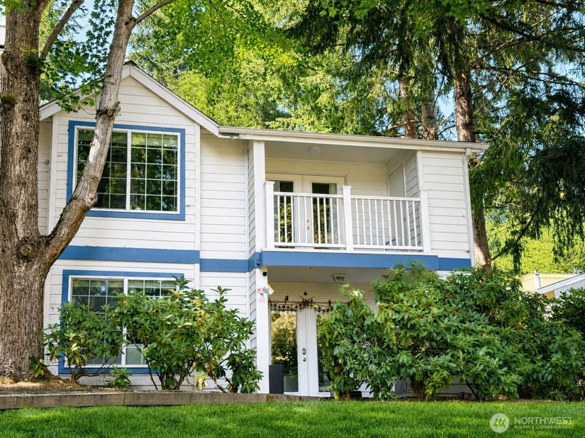 8653 Avondale Rd NE D208, Redmond WA 98052