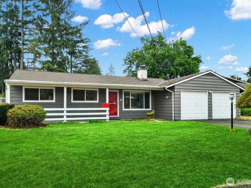 2528 166th Avenue NE, Bellevue WA 98008
