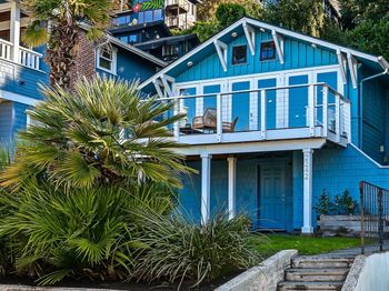 2242 Bonair Place SW
