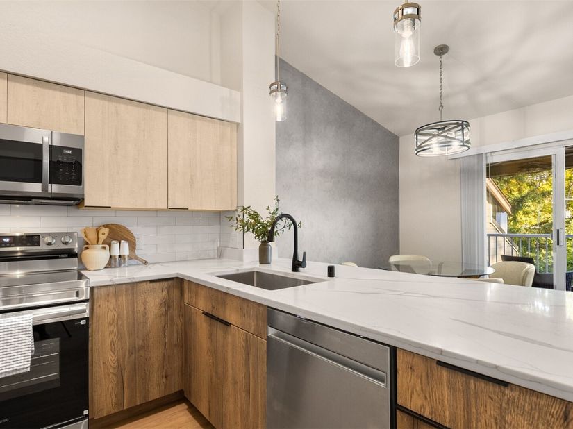 202 Mountain Park Boulevard SW B303, Issaquah WA 98027