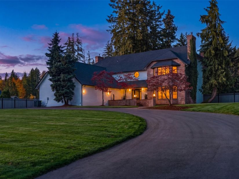 21620 SE May Valley Road, Issaquah WA 98027