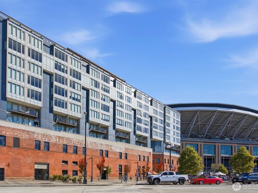 590 1st Avenue S 604, Seattle WA 98104