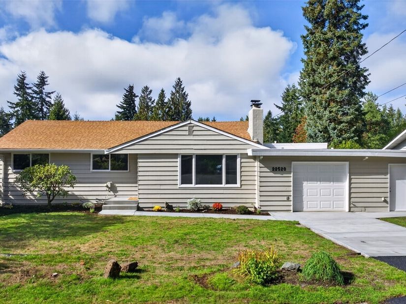 22520 90th Avenue W, Edmonds WA 98026