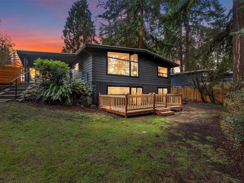 3901 151st Avenue SE, Bellevue WA 98006