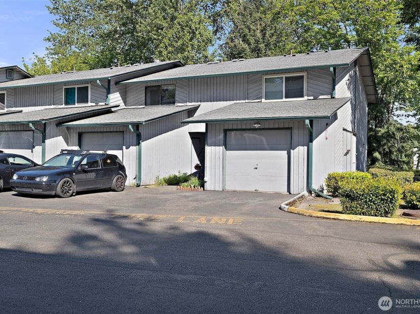 4008 S 158th Street J, Tukwila WA 98188