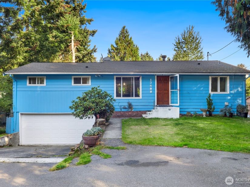 13422 14 Avenue S, Burien WA 98168