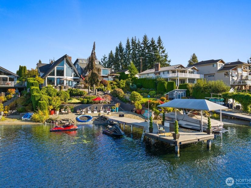 1504 E Lakeshore Drive, Lake Stevens WA 98258