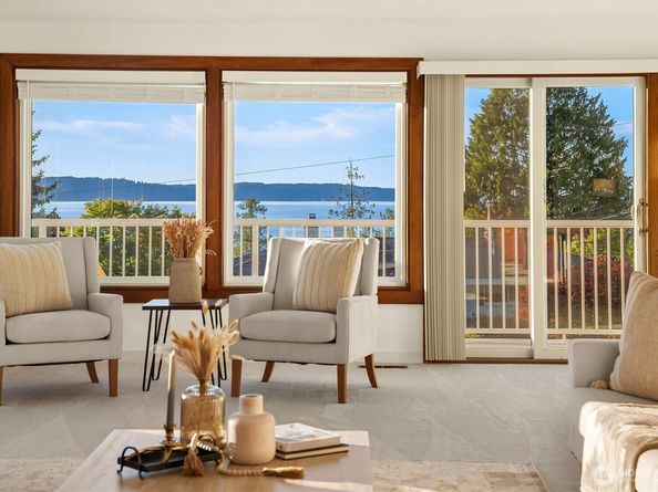 8308 Frederick Place, Edmonds WA 98026