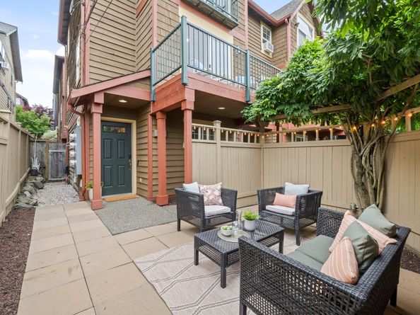 2606 NW 57th Street B, Seattle WA 98107