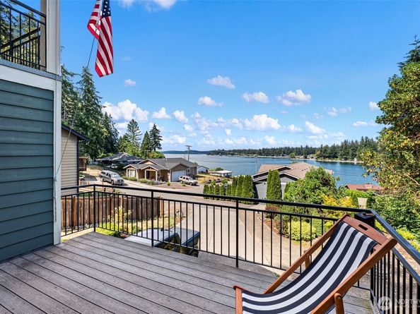 1709 Shorewood Drive, Bremerton WA 98312