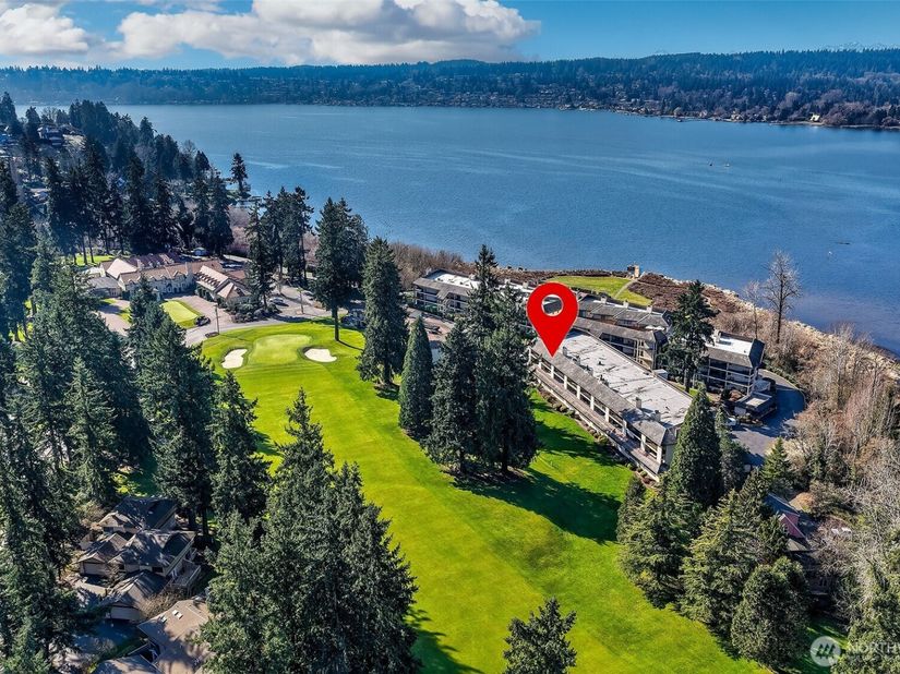 16929 Inglewood Road NE C302, Kenmore WA 98028