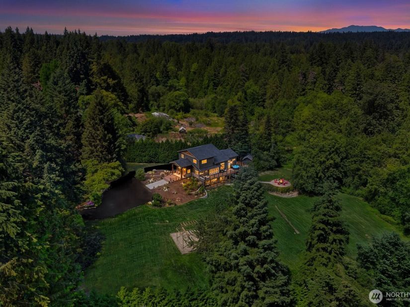 17420 174th Avenue NE, Woodinville WA 98072