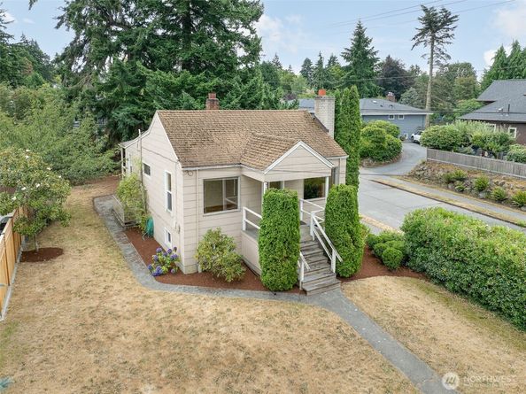 9002 2nd Avenue NE, Seattle WA 98115