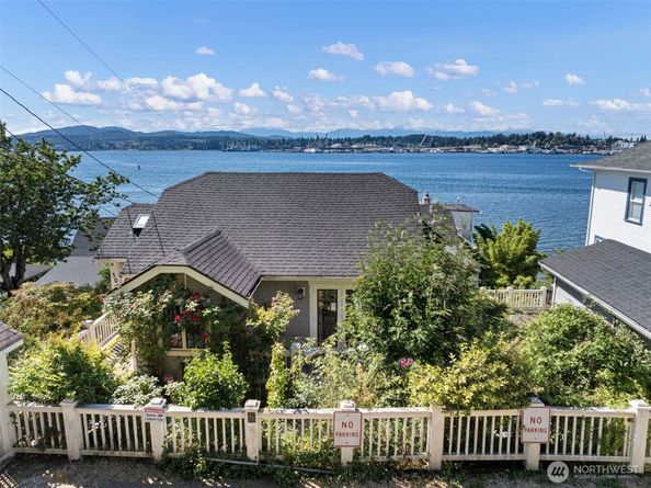 506 Perry Avenue N, Port Orchard WA 98366