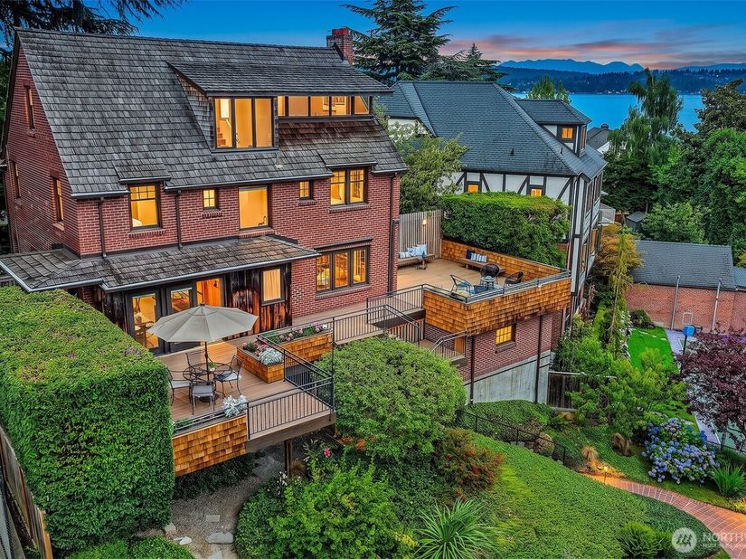 5201 NE 43rd Street, Seattle WA 98105