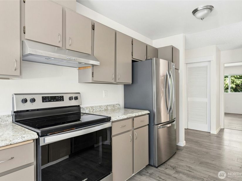 14136 74th Place NE 15C, Kirkland WA 98034
