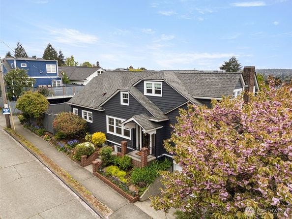 114 Queen Anne Drive, Seattle WA 98109